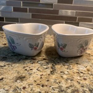 Pfaltzgraff Grapevine Heart-Shaped Ceramic Dish set of 2